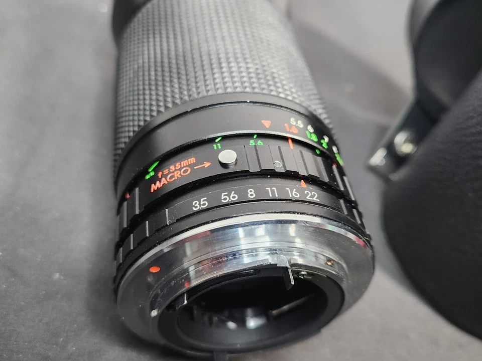 Sakar MC Auto Camera Zoom Lens Macro 1:3.5-4.8 f=35-200 mm 101872 w/ Case & UV - Image 4 of 4