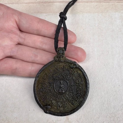 Antiguo Budismo Tibetano Pátina de Cobre Corona Dragón Nueve Palacios Colgante - Imagen 2 de 7