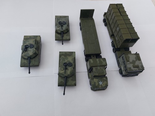 Soma 1998 Mighty Wheels Toy Military Tanks x3 With Tank Transporter and Launcher - Picture 2 of 8