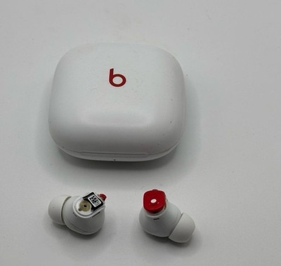 Beats Fit Pro Earbuds A2577 White Bluetooth In Ear Earbuds FOR PARTS