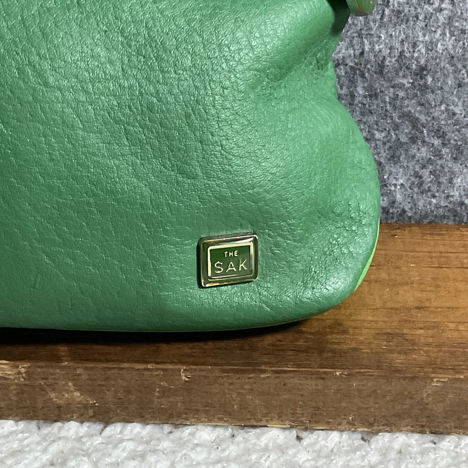 Сумочка наплечная Sak шагреневая мягкая кожа хобо ладонь зеленый верх на молнии б/у в отличном состоянии - Изображение 4 из 4