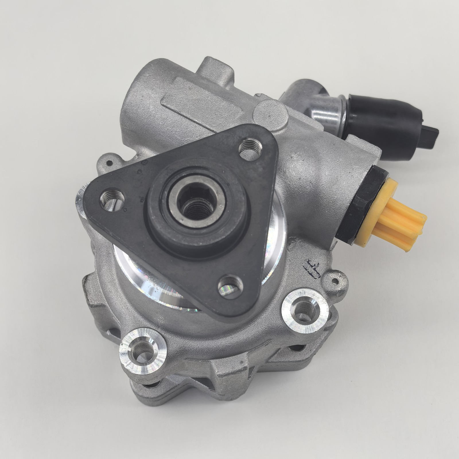 POWER STEERING PUMP W/PULLEY OE FOR 2017-2020 MASERATI LEVANTE