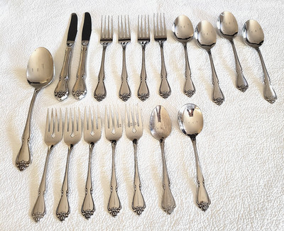 Oneida USA Stainless Flatware Glossy  Arbor Rose True Rose  18 Piece Set