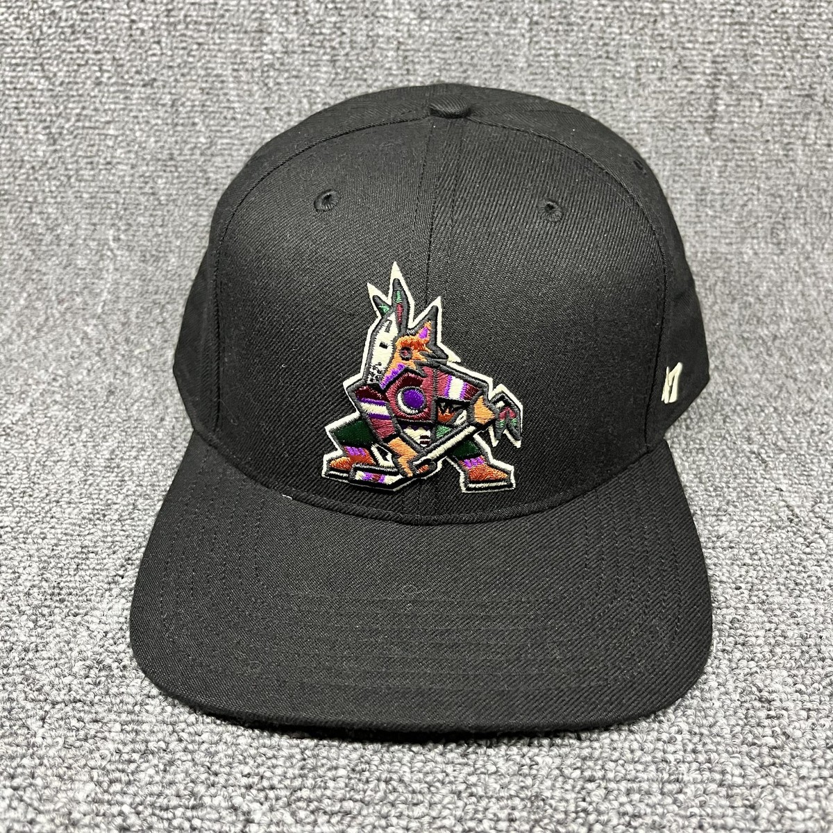 '47 Brand Phoenix Coyotes Kachina Logo Fitted Hat Size 7 1/8 NHL Black Flat Brim