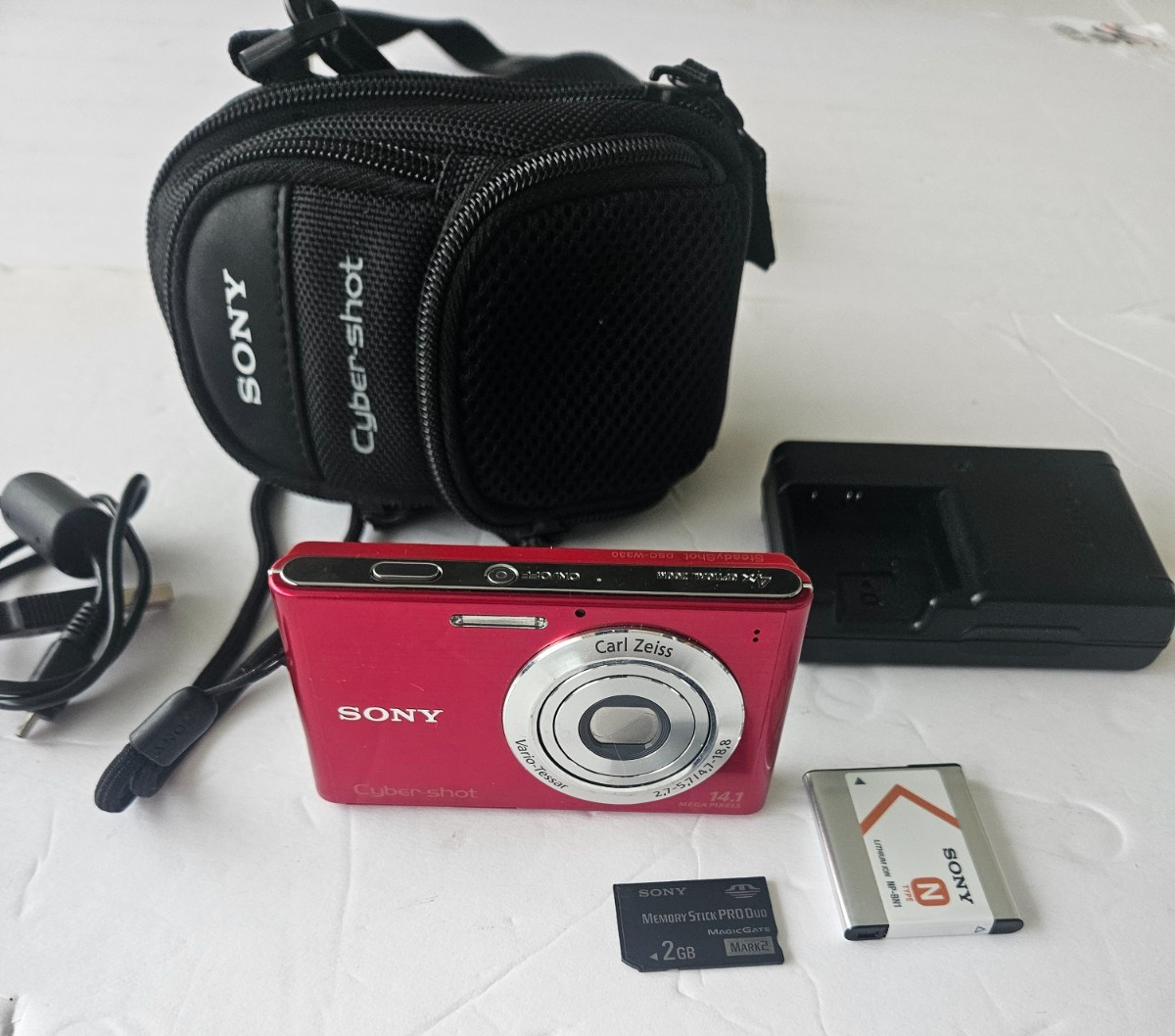 Sony Cyber-Shot DSC-W330 14.1 MP Digital Camera Red w/accessories
