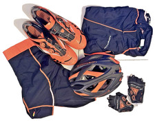Zestaw rowerowy Northwave: szorty na szelkach, jersey, buty, rękawiczki, kask, torba, skarpetki, płaszcz przeciwdeszczowy