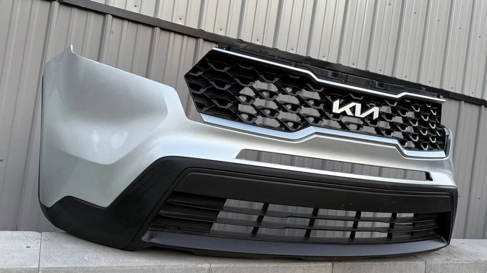 ‼️ NO SHIPPING ‼️ KIA SORENTO SILVER 2021 2022 2023 FRONT BUMPER ORIGINAL - Image 3 of 3