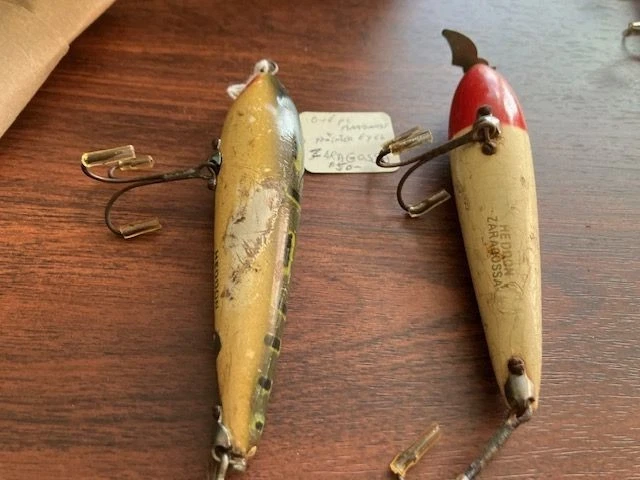 HEDDON ZARAGOSA TWO OF THE VINTAGE LURES and a unknown 5 hook - Image 2 of 4