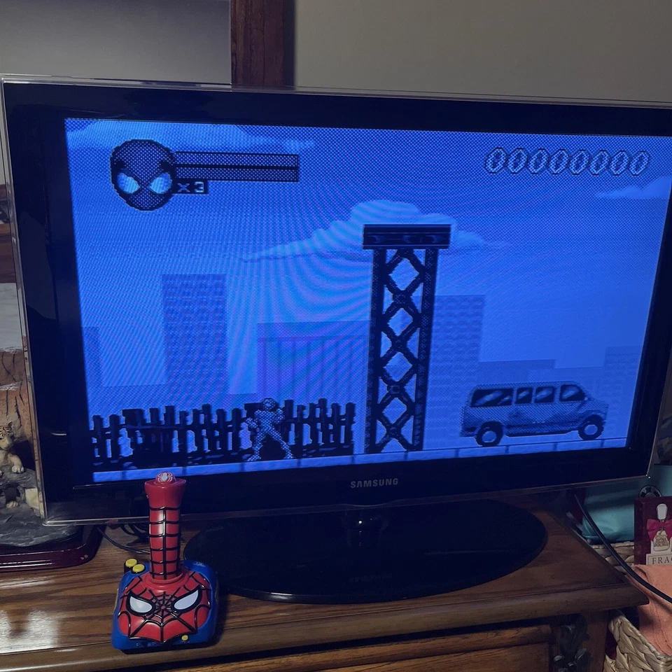 Great SpidermanTV Video Game Controller Jakks Pacific Marvel 2004 Plug Works - Image 2 of 4