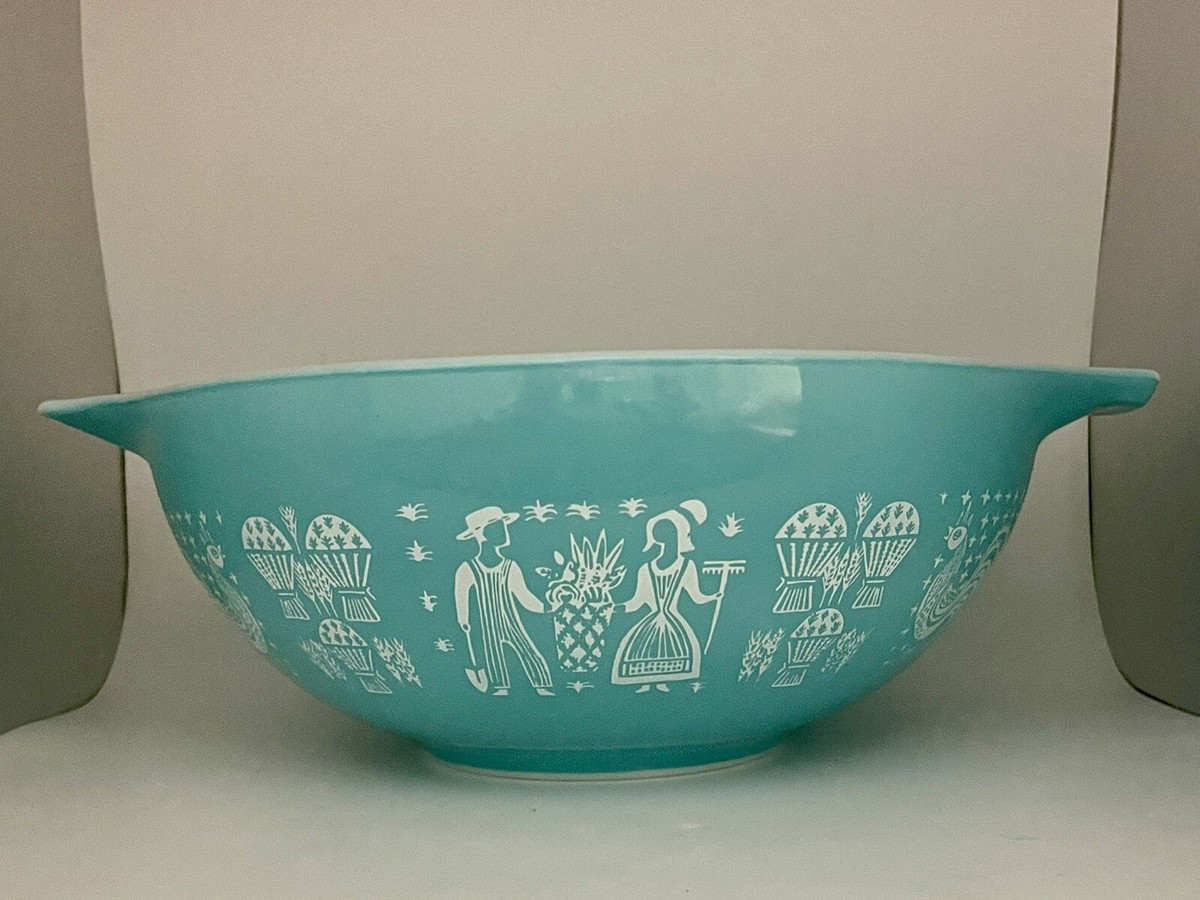 PYREX Turquoise Blue Amish Butterprint Cinderella 4Qt Mixing Bowl