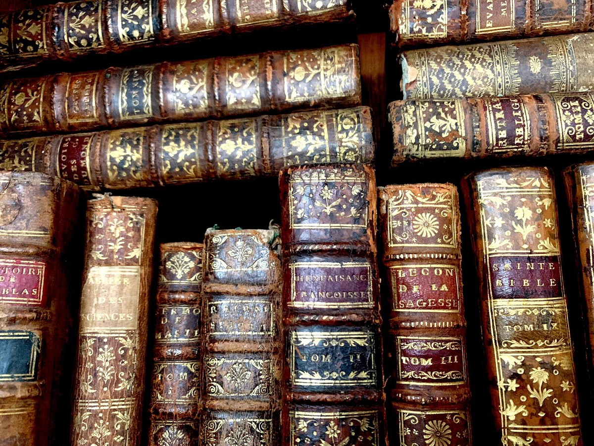 【20%】【No56】アンティーク【１８１５年】洋書(海外チケット 楽天市場】古書 古い本 洋書 1冊 Lサイズ 黒 茶 ベージュ