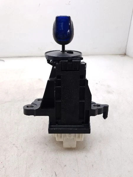 Toyota Prius 2017 dos Eco tracción delantera con palanca de cambios automática Foto 4 de 4