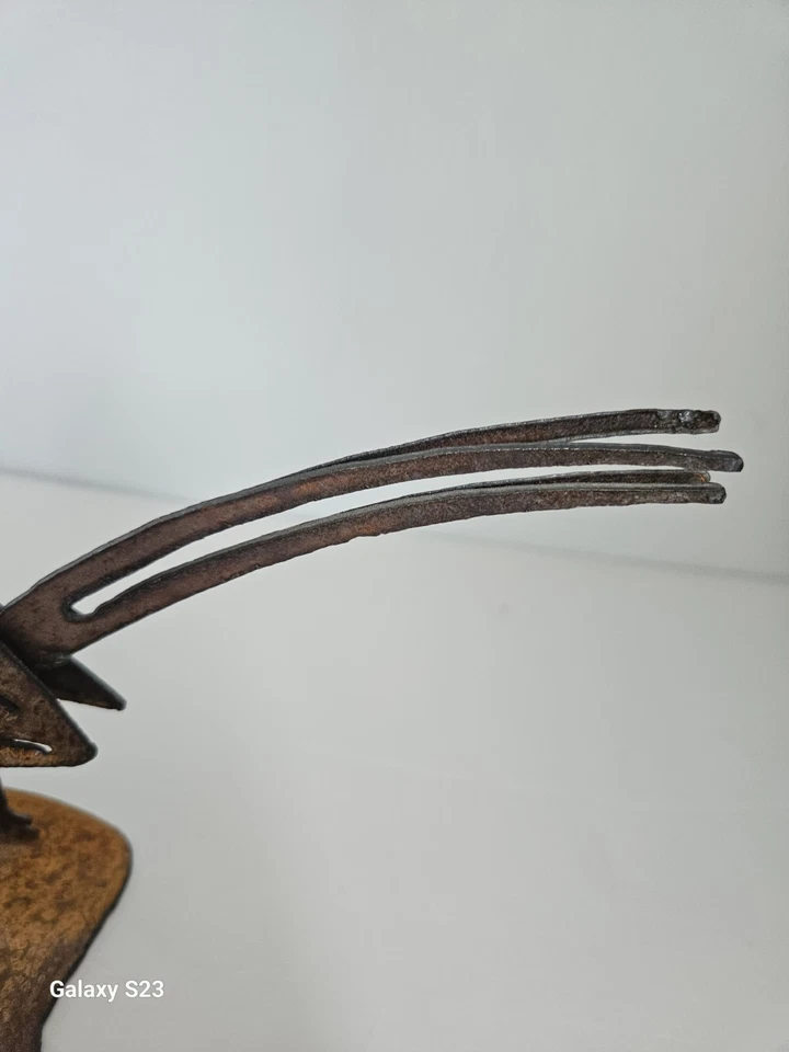 Скульптура птицы деревенская ручная работа металл искусство Roadrunner 8 дюймов высота X 11 дюймов длина - Изображение 4 из 4