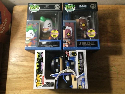 Funko Pop Digital The Joker #375 & Two-Face #371 & Batman Gamer #293