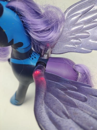 My Little Pony Princess Luna Nightmare Moon Talking Light Up Wings MLP funziona - Foto 5 di 6