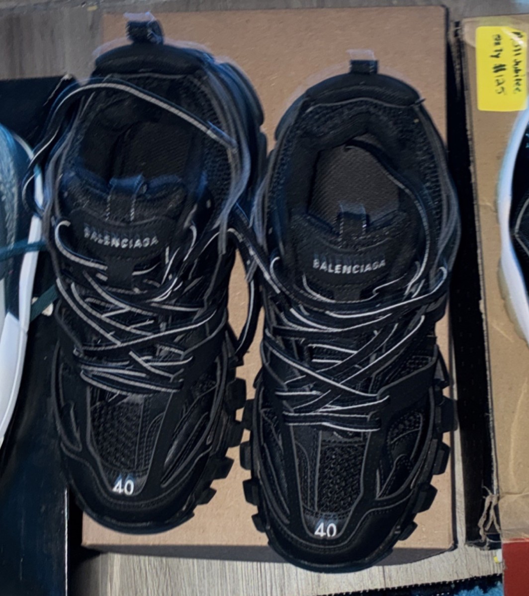 Balenciaga Track Black Low Top Lace Up Men display picture 1