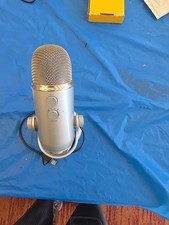 Blue Yeti Professional USB Microphone 988-000103 - Silver