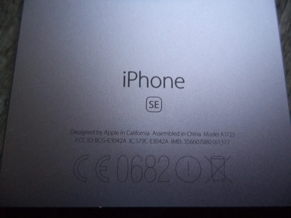 Apple iPhone SE - 32 Go - Argent  telephone à Désimlocké à deverouiller - Photo 3/4