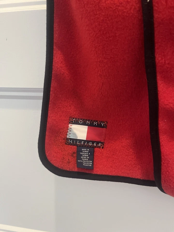 Bufanda vintage Tommy Hilfiger polar roja Foto 2 de 4