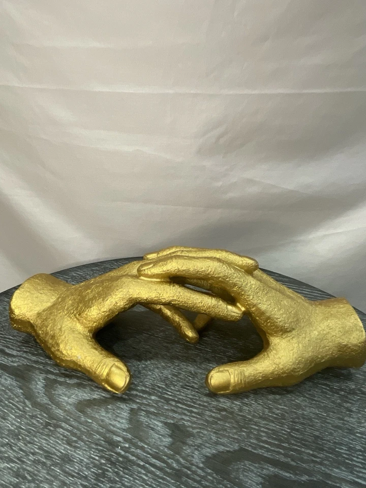 Escultura de mano decorativa dorada - Centro de mesa moderno de manos vinculadas - Decoración del hogar Foto 2 de 4