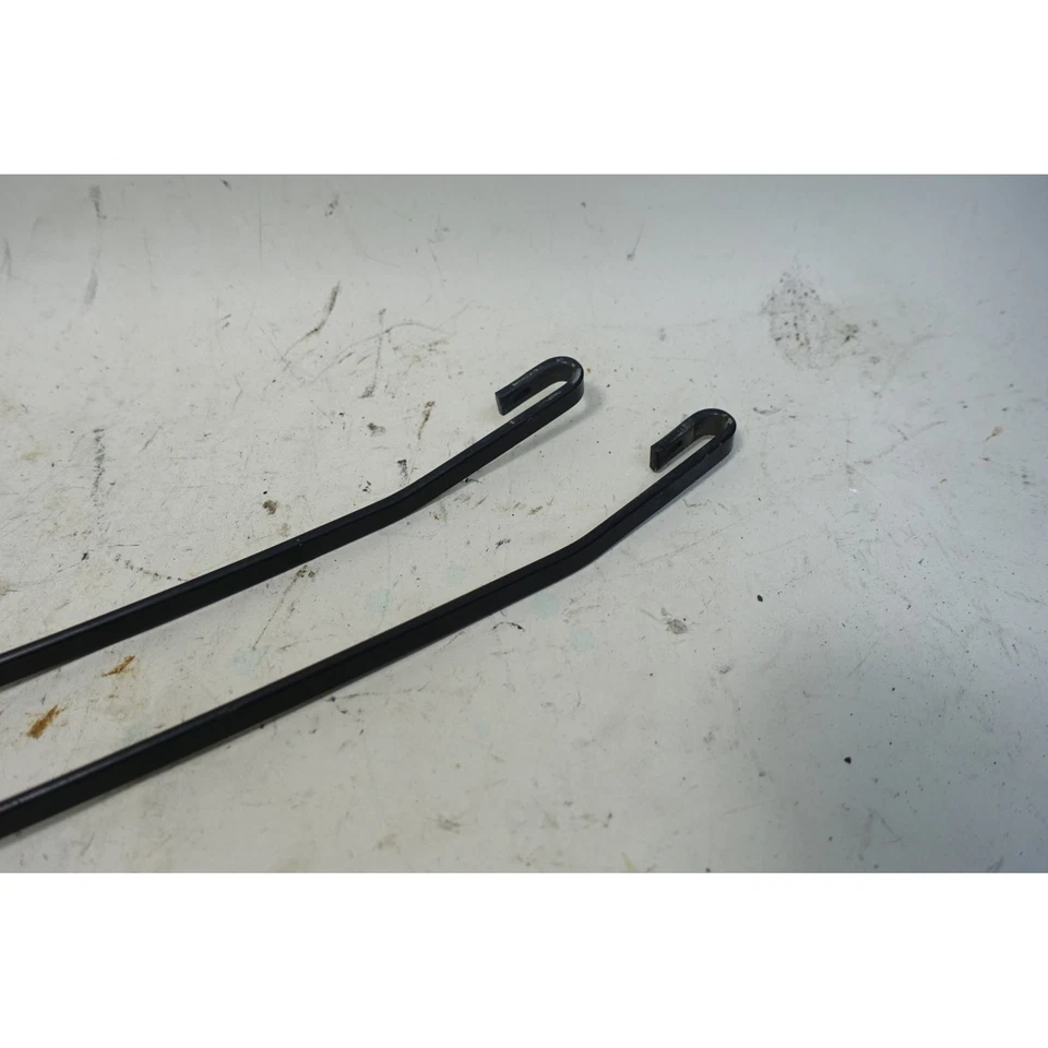 Par de brazos limpiaparabrisas de metal izquierdo derecho de fábrica BMW E30 serie 3 Bosch 1984-1993 Foto 3 de 4
