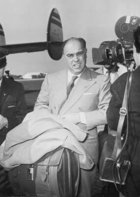 Italian film producer Carlo Ponti arrives Rome a flight Paris 1957 Old Photo