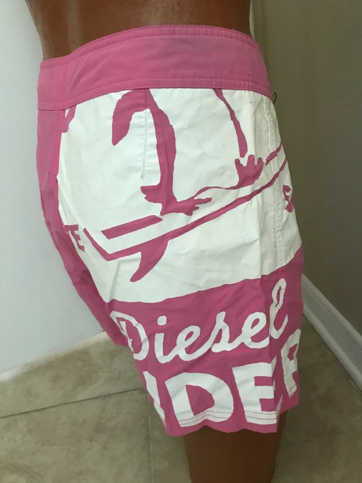 Diesel - Bañador - RARO - Pingüino Surf De Colección - Rosa y Blanco - Nuevo sin Etiquetas - Talla Med Foto 3 de 4