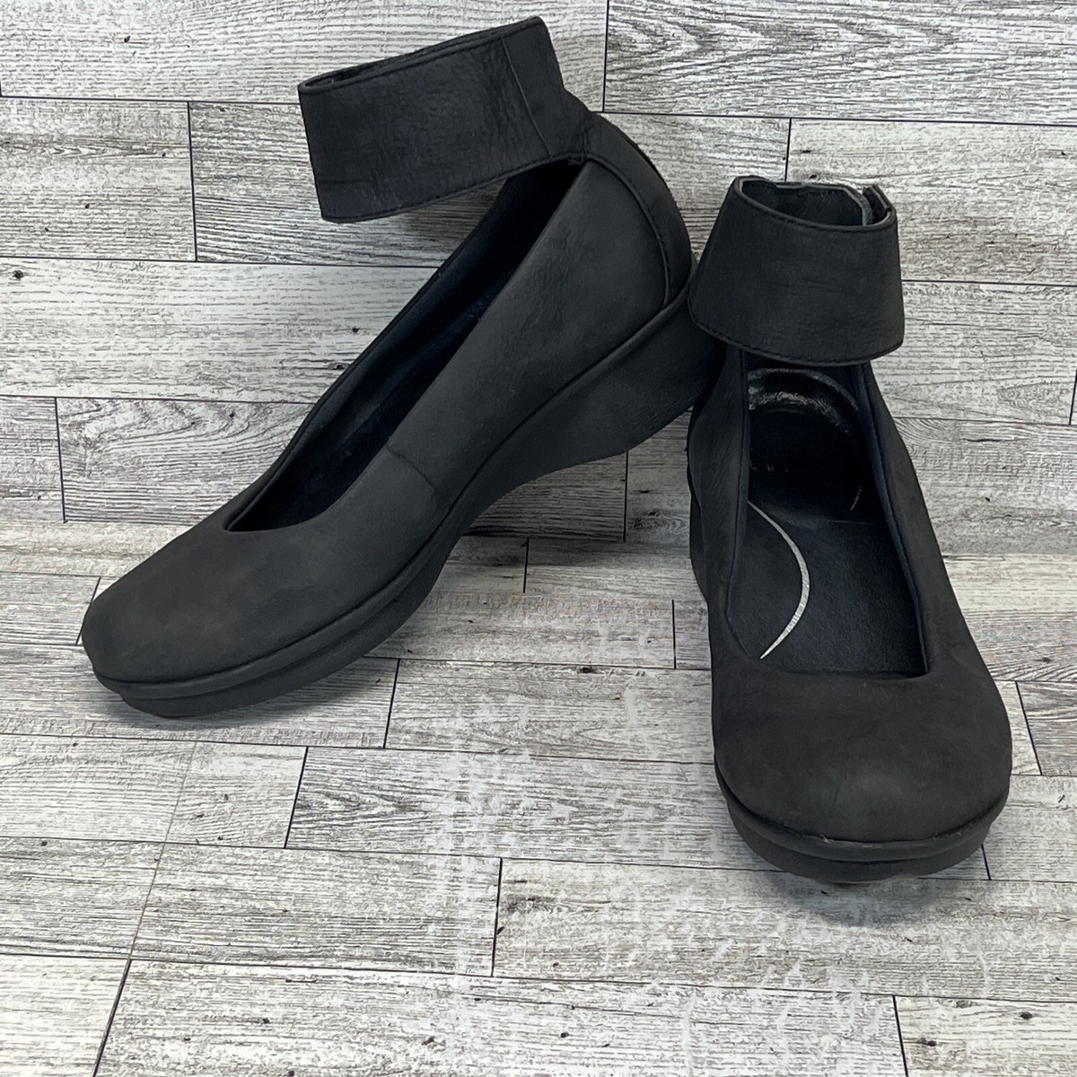 dansko ヌバックシューズ　37 黒　美品 dansko ヌバックシューズ 37 黒 美品 Dansko | レディース