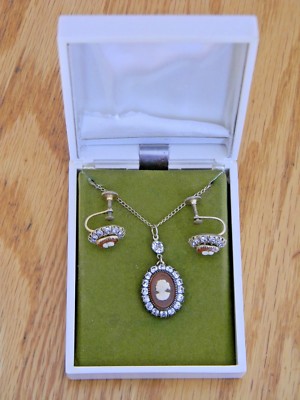 Vtg Vargas Cameo Rhinestone Necklace Screw Back Earrings Set Marked in Box  c1947