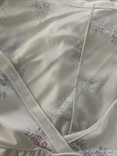 VTG Ivory Floral V-neck Neckline Nylon Sleeveless Nightgown Sz Large Silkie - Picture 8 of 8