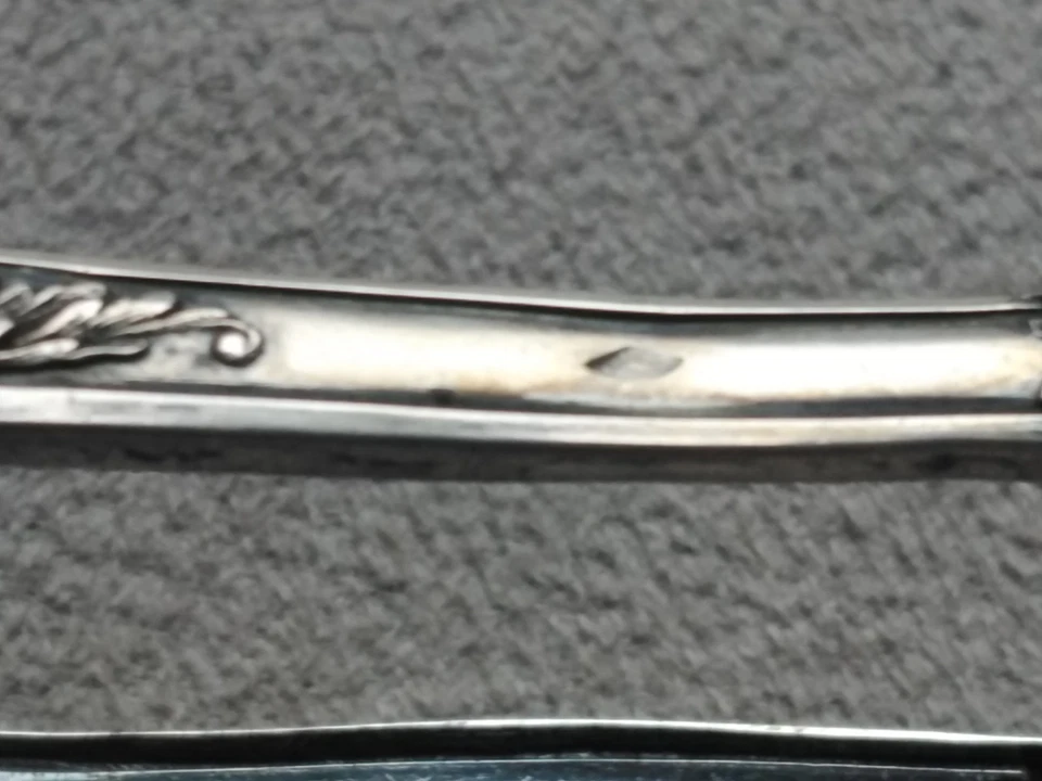 ANCIENNE PINCE A SUCRE ARGENT MINERVE - Photo 3/3