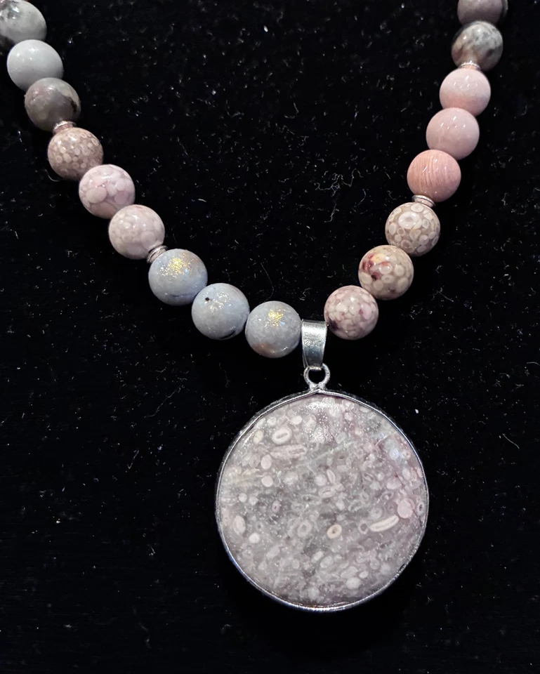 Collar de cuentas, colgante de Maifanita/Maifan con cuentas gris, beige, piedra melocotón 28" Foto 2 de 4