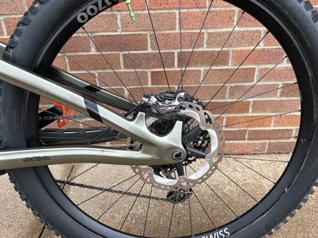 2022 PIVOT FIREBIRD PRO XT 29" CARBON FIBER W/ ALLOY WHEELS & TUBELESS FOLDING
