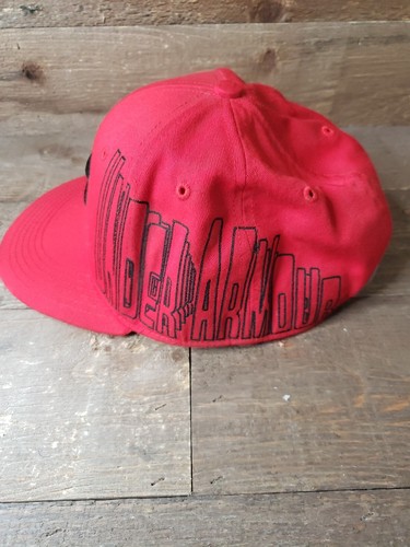 Red/Black Under Armour Fitted Hat Cap Size 7 - Picture 5 of 8