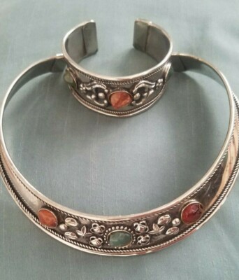 Ladies Chocker Set