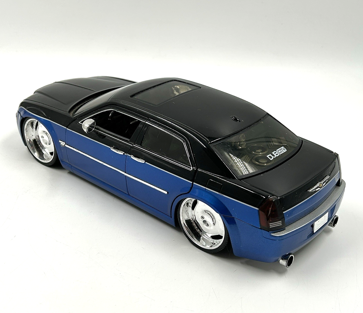 2005 Chrysler 300C Hemi Blue/Black 2 Tone JADA DUB City Model Car