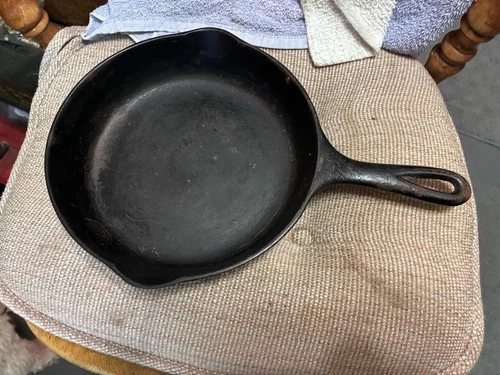 Wagner Ware Sidney Cast Iron Skillet 1056A Vintage 9" No. 0
