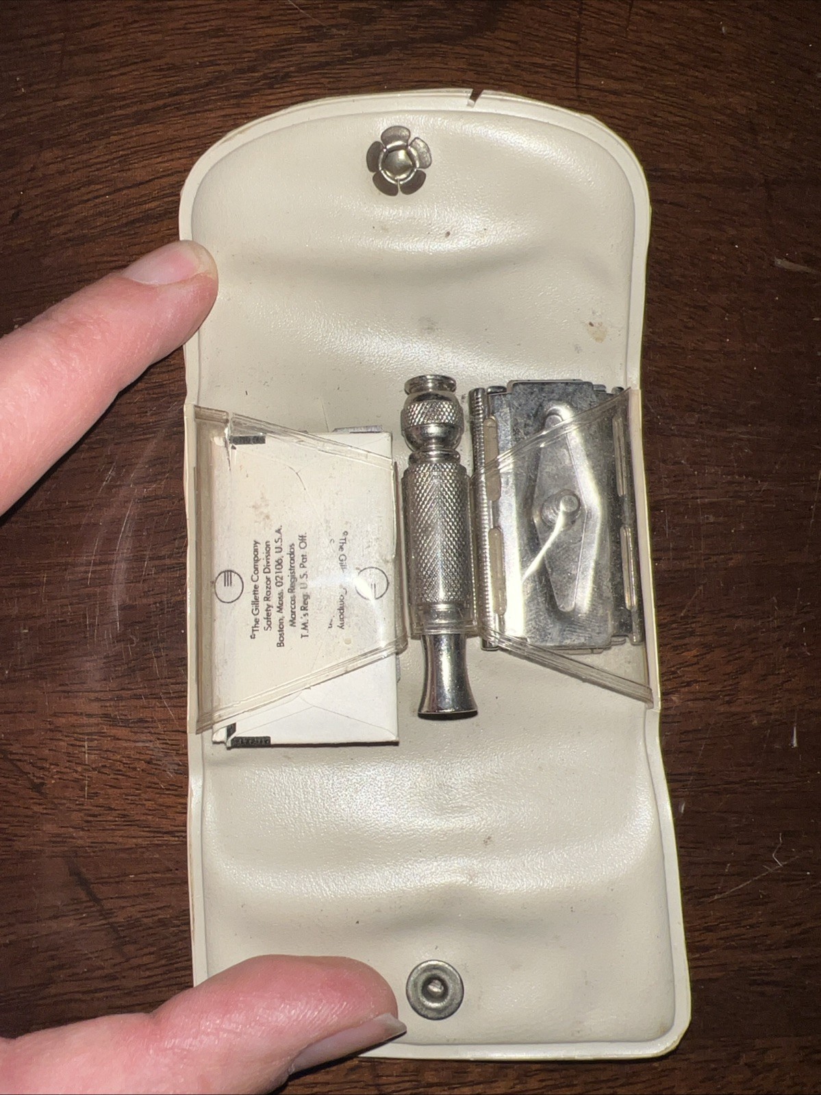 Travel Kit De W/ Blades J-4 1964