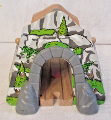 Thomas & Friends Wooden Railway Train Mountain Overpass Tunnel