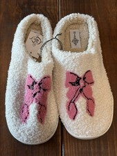 NEW, LADIES PINK BOW HOUSE SLIPPERS, SIZE LARGE 9 