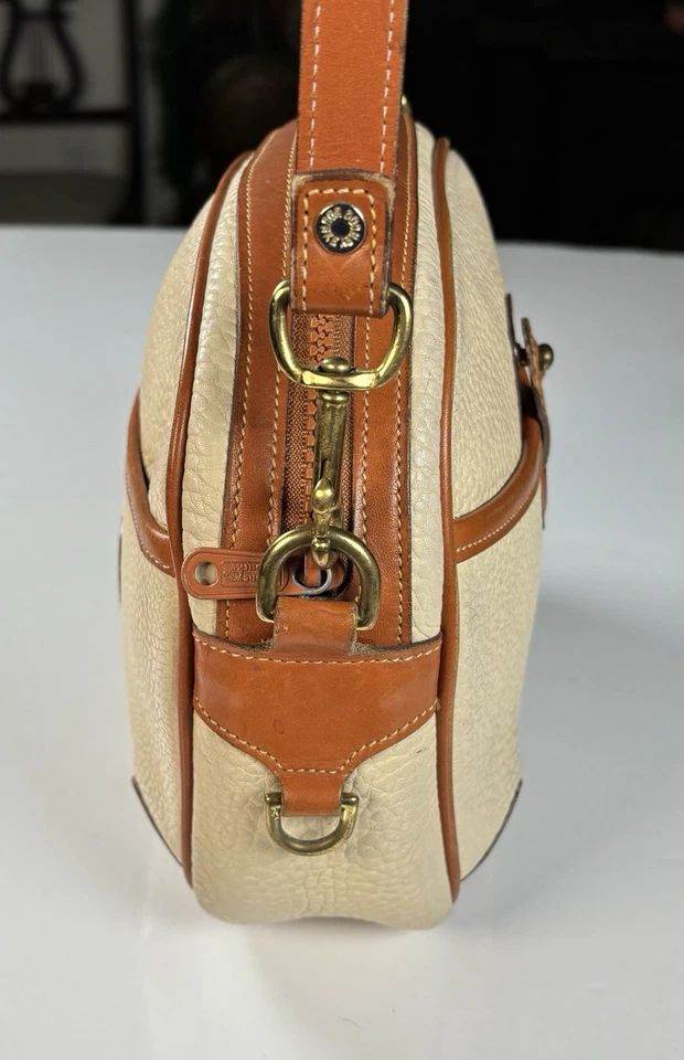 Bolso Bandolera Dooney & Bourke Bone De Colección Blanco y Cuero Tostado Británico con Cremallera Superior Foto 4 de 4