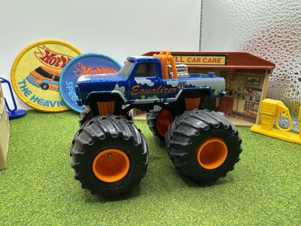 1993 Matchbox Monster Wars Equalizer Vintage RARE Monster Truck Blue NM USHRA - Image 2 of 4