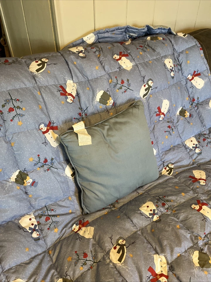 Holiday - Snowman Quilted Comforter 40x48 1 Pillow - Image 2 of 3