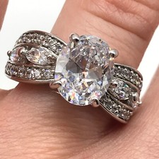 925 Sterling Silver Sparkly Clear CZ Engagement Style Statement Ring Size 7