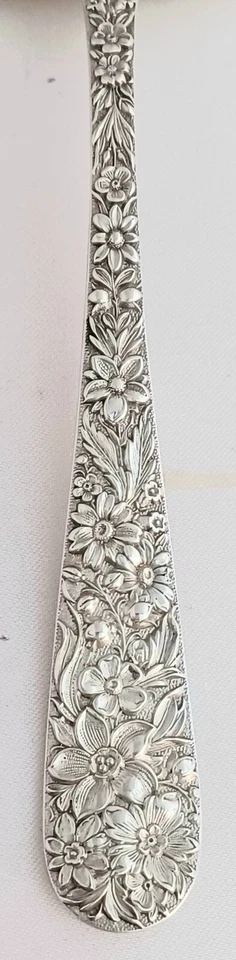 Horquilla de espárragos esterlina Repousse by S.Kirk & Son Co. 8 3/4" Foto 3 de 4