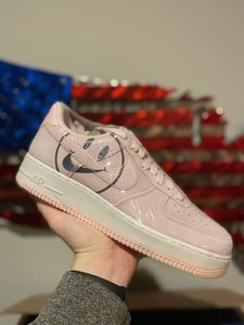 Nike Air Force 1, cano baixo, tem um dia Nike Rosa Masculino Sapatos  BQ9044-600 envio rápido! | eBay