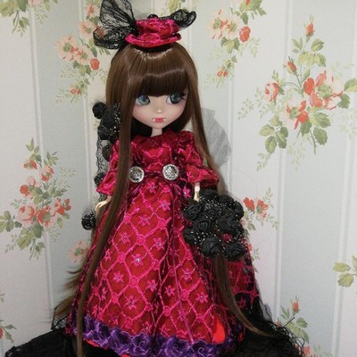 Pullip Custom Gothic Vampire Doll in Wooden Coffin Black 4th Gen Body  Used