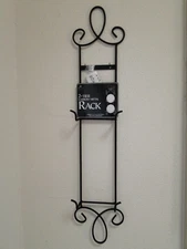 Tripar Augusta Vertical Black Display Rack for Two 6 1/2" - 8 1/4" Plates, 25"
