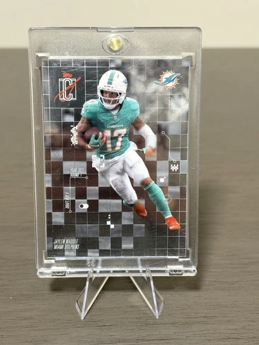 2025 Topps Signature Jaylen Waddle Base (RAW)