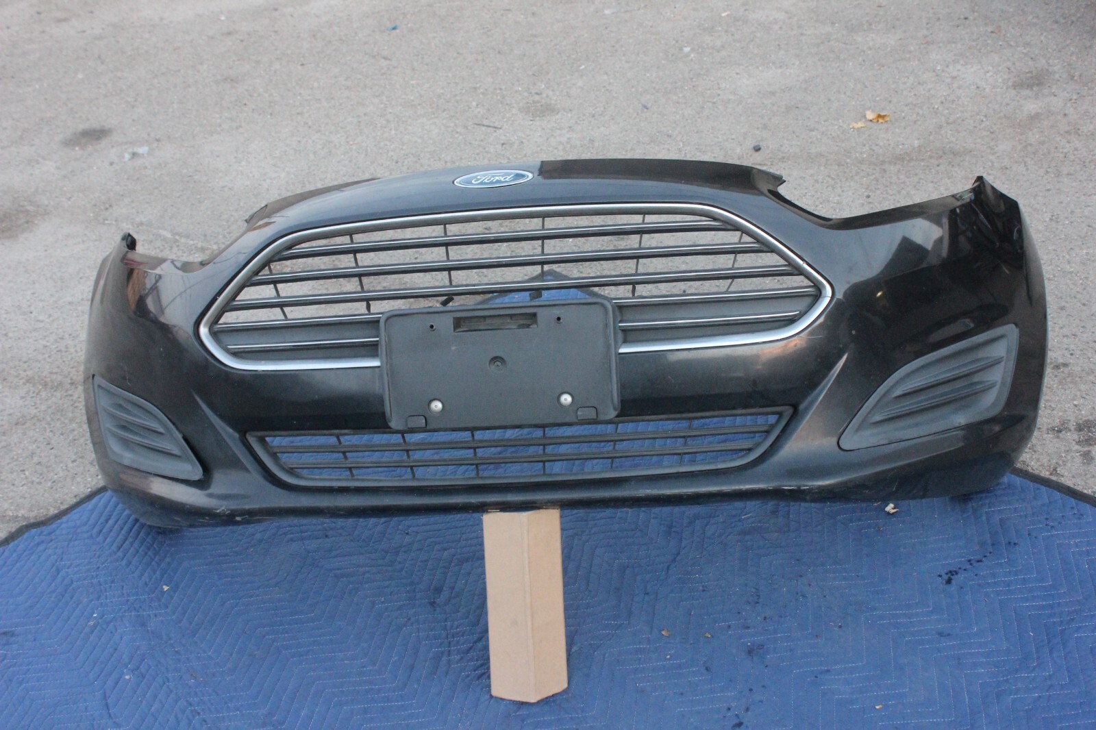 1419 FORD FIESTA FRONT BUMPER GRILL ASSEMBLY GENUINE FACTORY OEM DARK